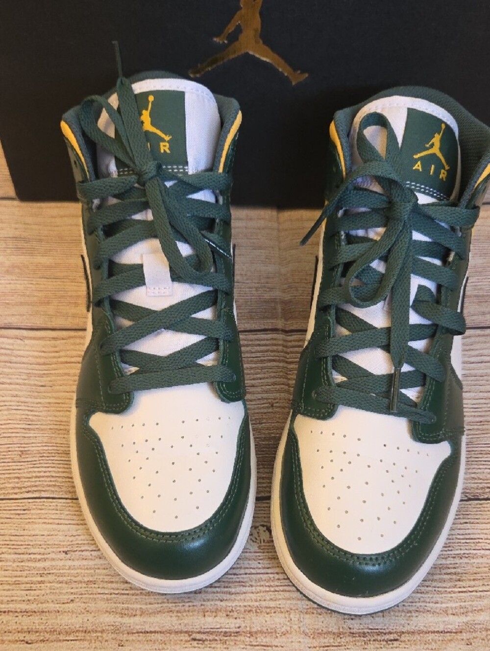 Nike Air Jordan 1 Mid Noble Green Pollen White - Picture 2 of 7